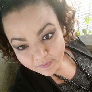 Meet your Posher, Luz julieta